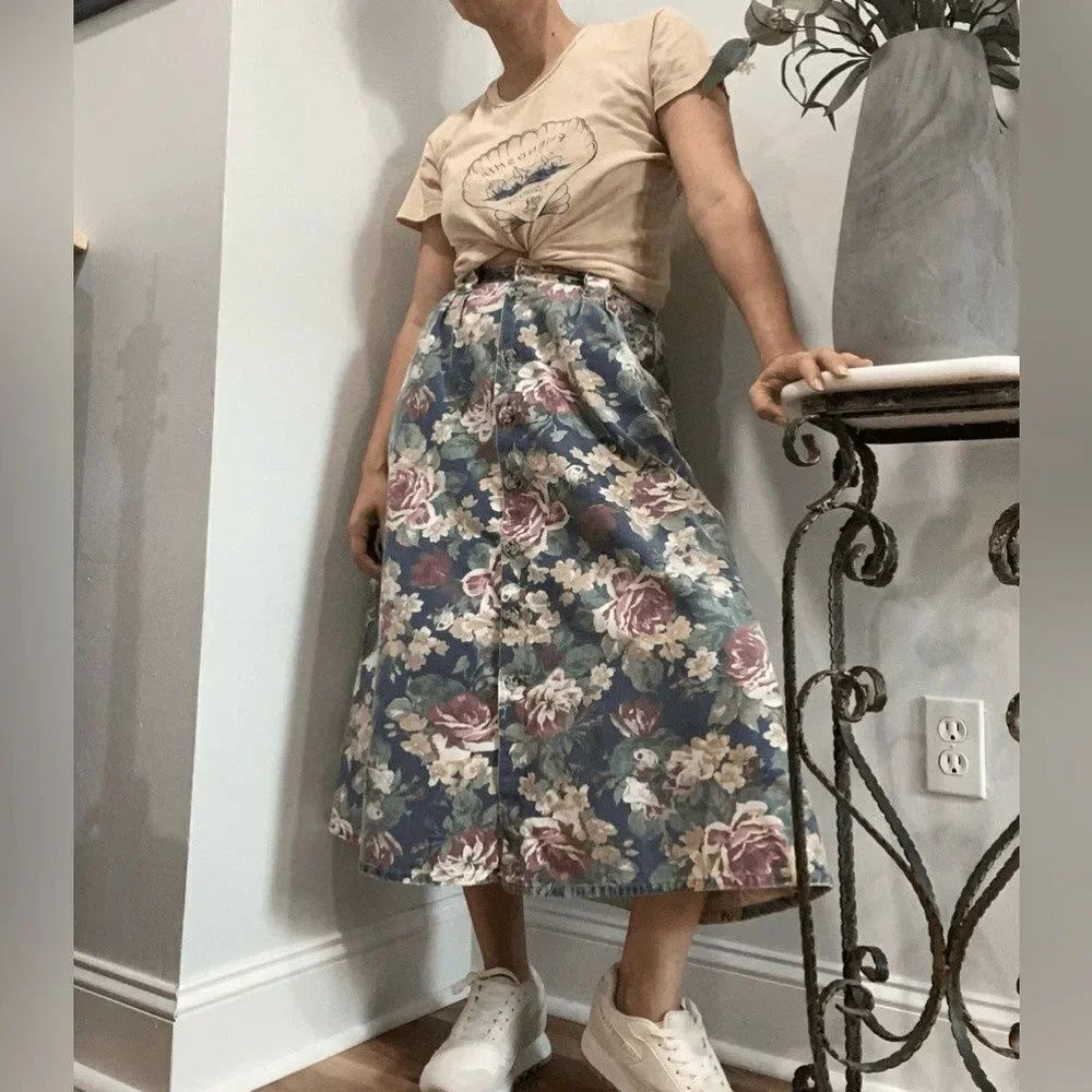 Vintage Vivaldi Jeanswear Floral Midi Length Denim Button up Skirt